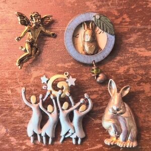 BRING BACK THE BROOCH